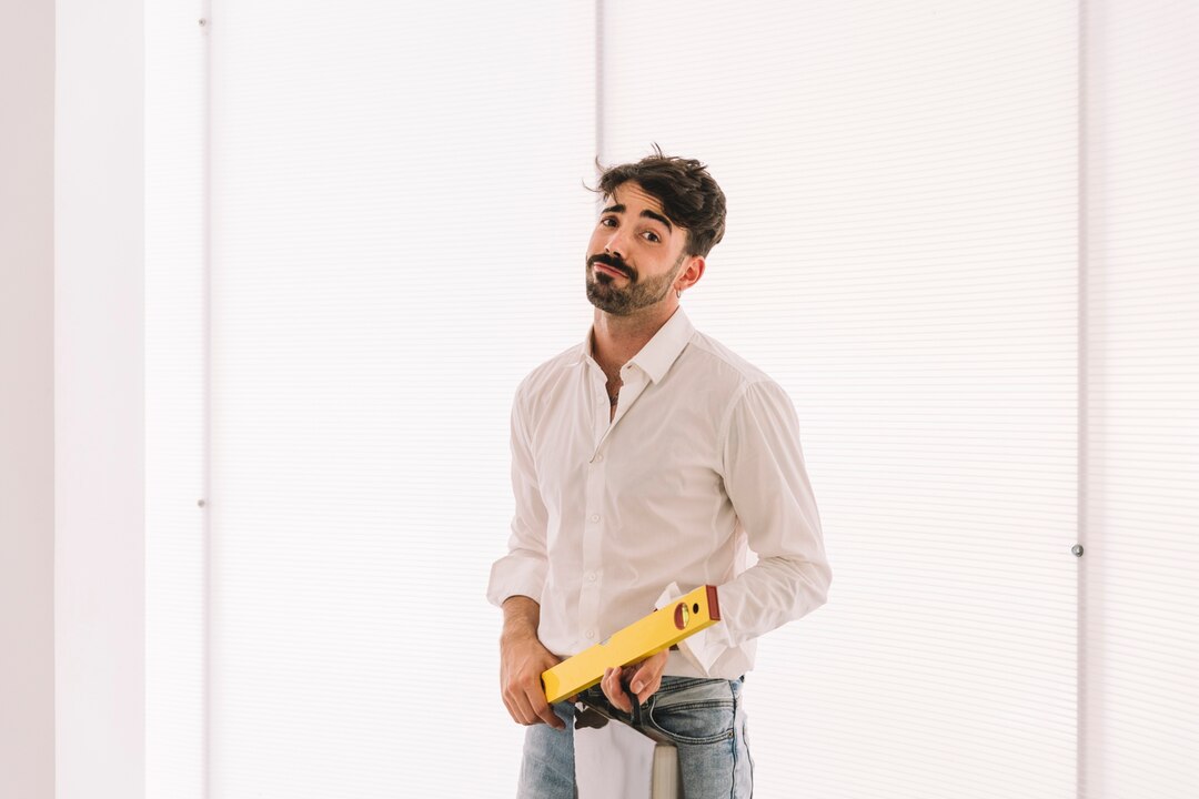 businessman holding level 23 2147704224