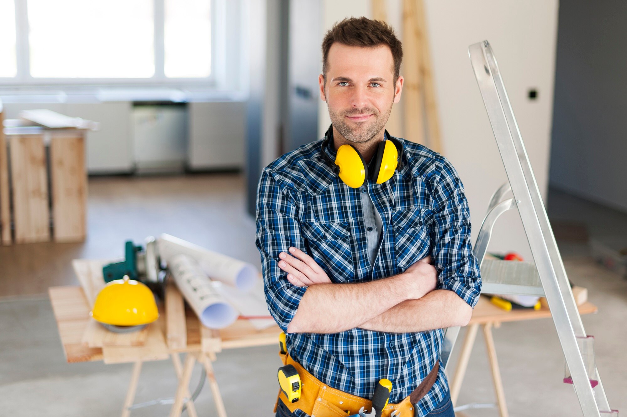 portrait handsome construction worker 329181 3739